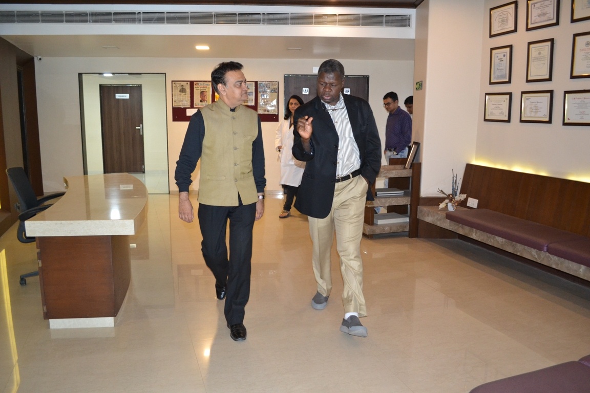 Dy. Minister economy & planning, Hajj, Saudi Arabia Visits Welcare Hospital 