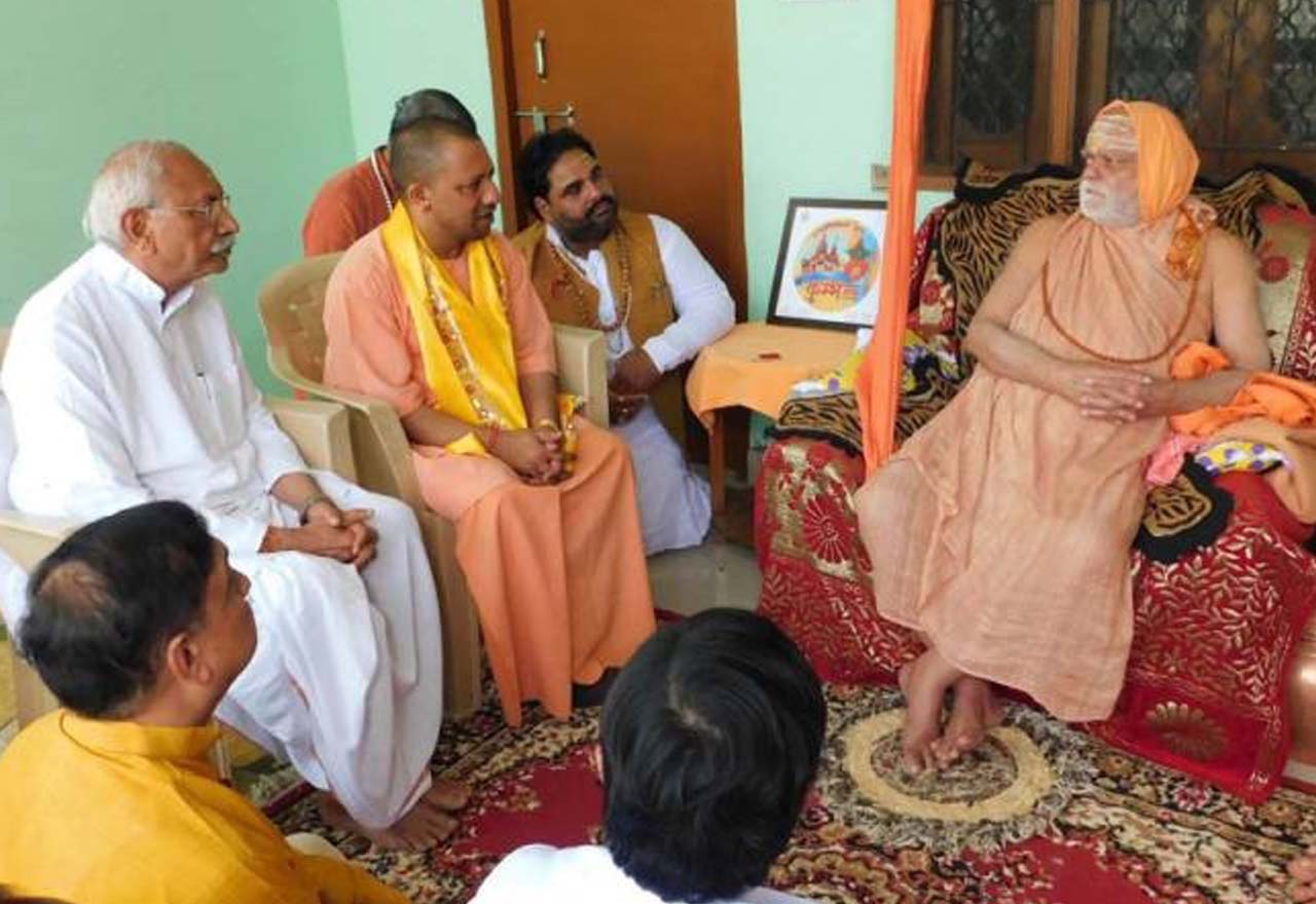 Shri Yogi Adityanath, Chief Minister of Uttar Pradesh Exchanging Views with His Holiness Shankaracharya.